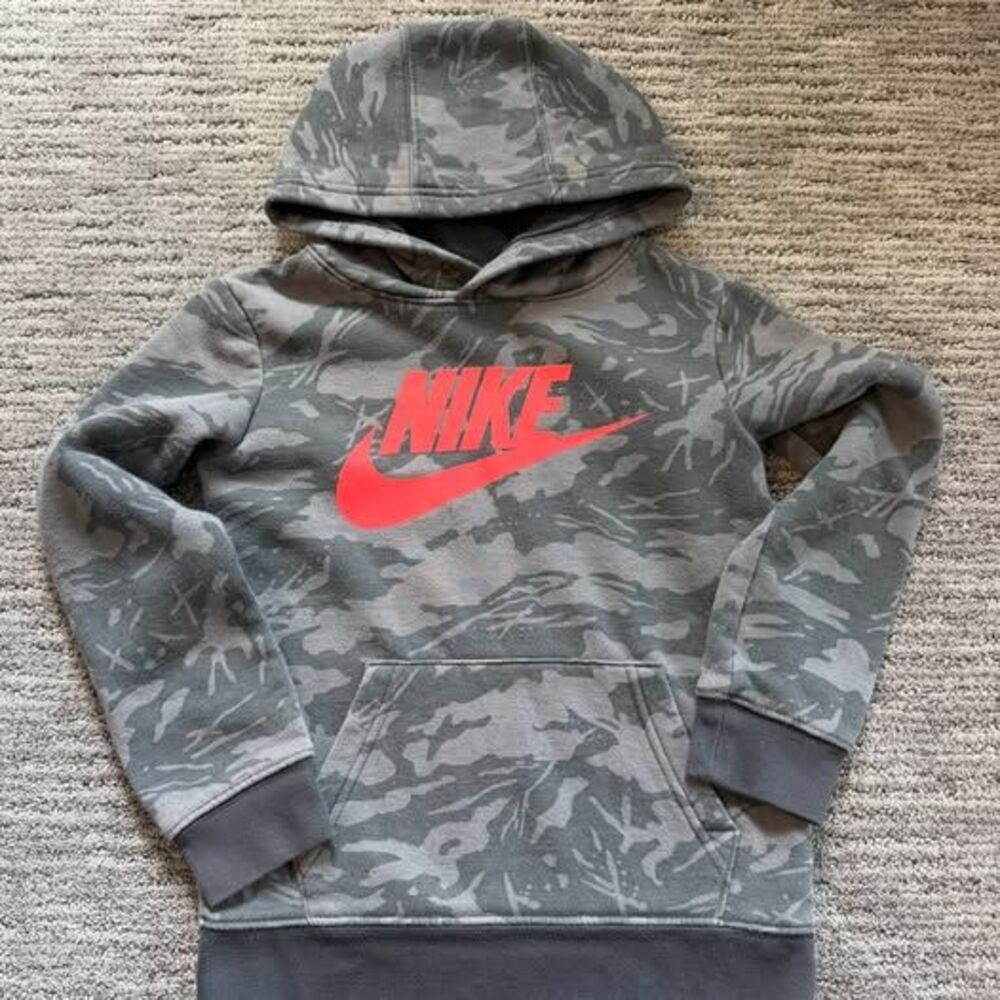 Nike Little Boys Club Fleece Camo Pullover Hoodie - Size 5/6 (Good Condition)